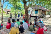 Babinsa Koramil 1715-05/Batom Kodim 1715/Yahukimo Bersama Masyarakat Menggelar Diskusi Penting Terkait Pembangunan Jembatan Gantung