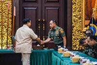 Panglima TNI Dampingi Menhan RI Beri Pembekalan 40 Nakes TNI Yang Akan Bertugas dalam Misi Kemanusiaan Gaza