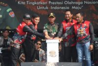Panglima TNI Buka PRIMA 4X4 Challenge dan Berikan Paket Sembako Serta Akte Kelahiran Kepada Masyarakat Padalarang