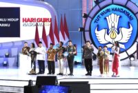 Panglima TNI Dampingi Presiden RI Pada Acara Puncak Peringatan Hari Guru Nasional Tahun 2024