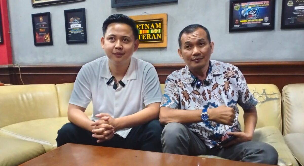 Gunaldi dan kuasa hukumnya, Bahrul Hidayat SH