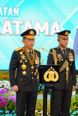 Kapolri Pimpin Upacara Penganugerahan Tanda Kehormatan Bintang Bhayangkara Pratama