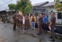 Kejati Kalbar Kembali Lakukan Sita Eksekusi Terkait Uang Pengganti Bersama Kejari Pontianak
